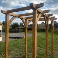 100mm Oak Pergola with Braces